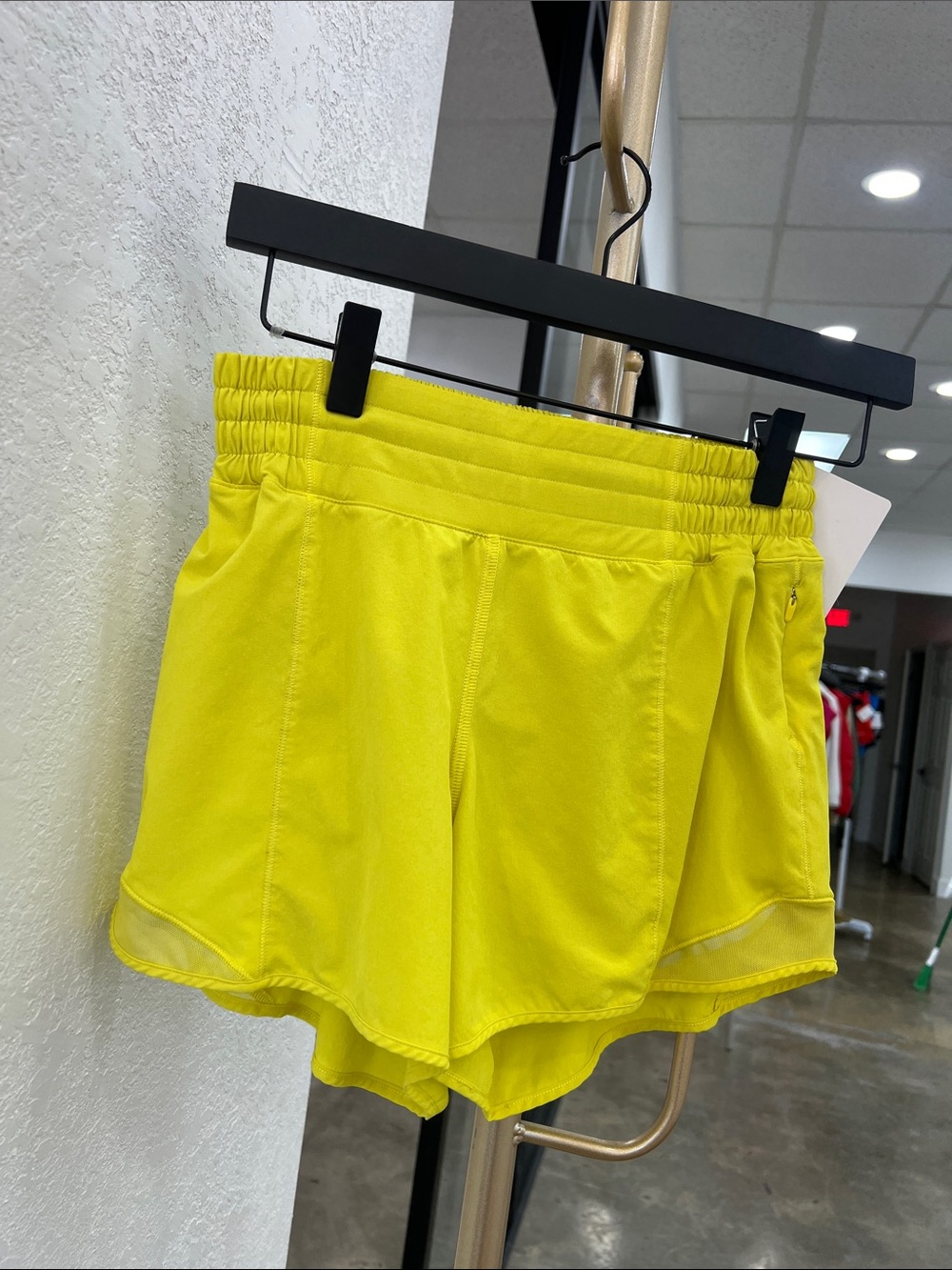 Lululemon Hotty Hot Shorts High Rise 4” Seam Size 4